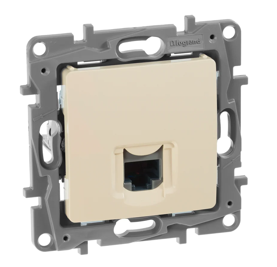Розетка РС RJ45 категория 5e UTP (слоновая кость) Etika Legrand (672341)