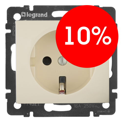 Розетка с заземлением с защитными шторками (слоновая кость) Valena Classic Legrand/Daccord (774321)