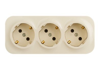 Розетка 3-я с заземлением с защитными шторками IP20 (слоновая кость) Quteo Legrand (782248)