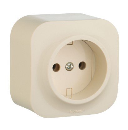 Розетка без заземления без шторок IP20 (слоновая кость) Quteo Legrand/Daccord (782240)