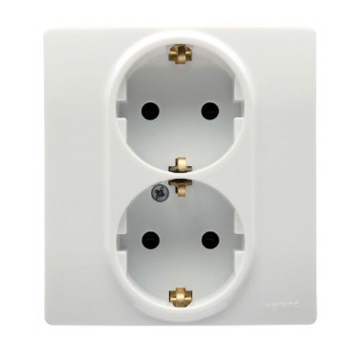 Розетка 2-я с заземлением немецкий стандарт винтовые зажимы (белый) Etika Legrand/Daccord/ИЭК (672272)