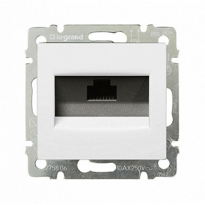 Розетка РС RJ45 категория 5 UTP (белая) Valena Classic Legrand (774230)