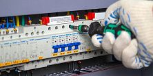 Не спешите менять проводку: советы по обслуживанию и простому ремонту вашей электрики