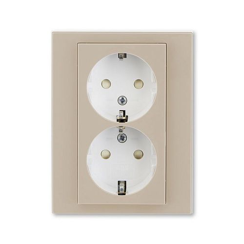 Розетка 2-я с заземлением с защитными шторками 16А (кофе макиато/белый) Levit ABB