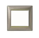 Рамка 1 пост (титан/золото) Valena Classic Legrand (770361) Рамка 1 пост (титан/золото) Valena Classic Legrand (770361)