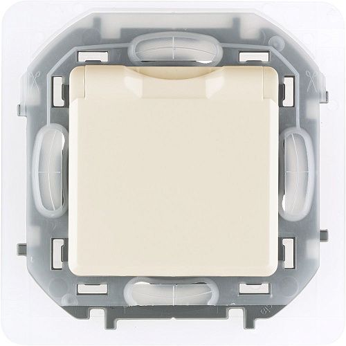 Розетка 2К+З с защитными шторками с крышкой немецкий стандарт IP44 (слоновая кость) INSPIRIA Legrand/Daccord (673741)