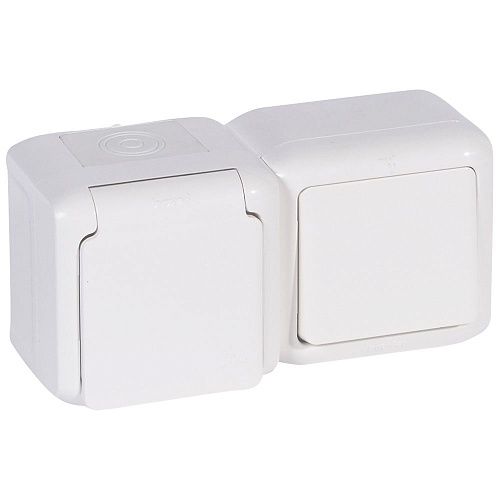 Выключатель+розетка 2К+3 с защитными шторками IP44 (белый) Quteo Legrand (782318)