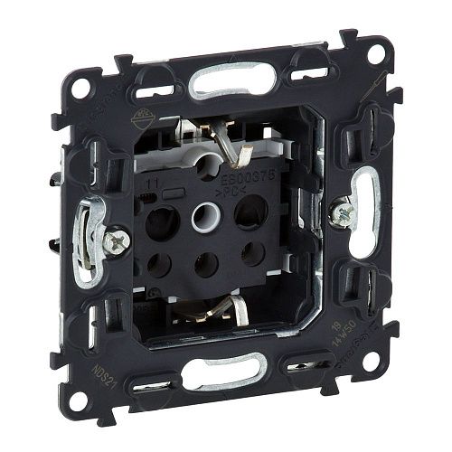 Розетка с заземлением с защитными шторками винтовой зажим Valena In'Matic Allure/Life Legrand (753029)