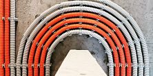 Выбор трубы для проводки – пластик или металл? Выбор трубы для проводки – пластик или металл?